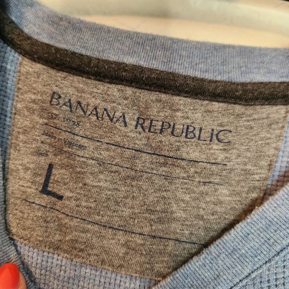 Banana Republic Light Blue Waffle Knit Long Sleeve‎ T-Shirt, Size L